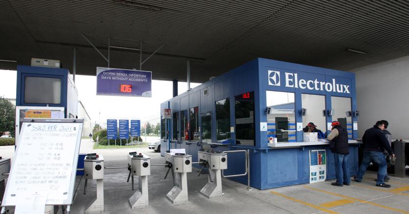 ELECTROLUX : UGL, PREOCCUPATI PER FUTURO 800 LAVORATORI SOLARO
