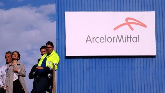 MITTAL ANNUNCIA UN TAGLIO DELLA PRODUZIONE POI FA DIETROFRONT. CAOS TRATTATIVA CON INVITALIA