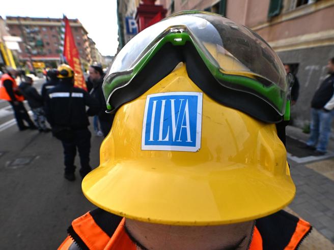 INDOTTO EX ILVA, IL GOVERNO SPIAZZATO ERAVAMO ALL’OSCURO DEI TAGLI – IL MINISTRO URSO CONVOCA SNDACATI E REGIONE. OGGI CdA ACCIAIERIE D’ITALIA