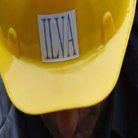 IL FUTURO DELL’EX ILVA DIVIDE TARANTO