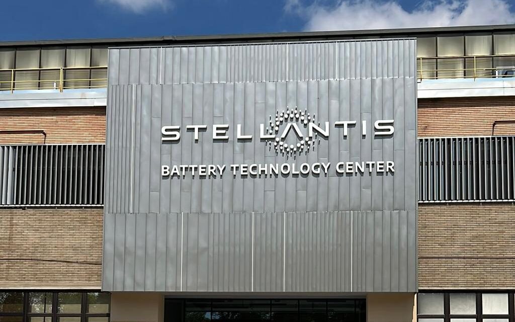 STELLANTIS, UGL METALMECCANICI:“MIRAFIORI SI PROIETTA VERSO IL FUTURO ELETTRICO CON IL NUOVO BATTERY TECHNOLOGY CENTER”